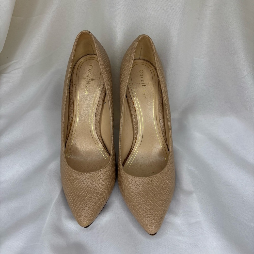 Cole Haan Women's Beige snake skin Textured Heels classy wedding spring